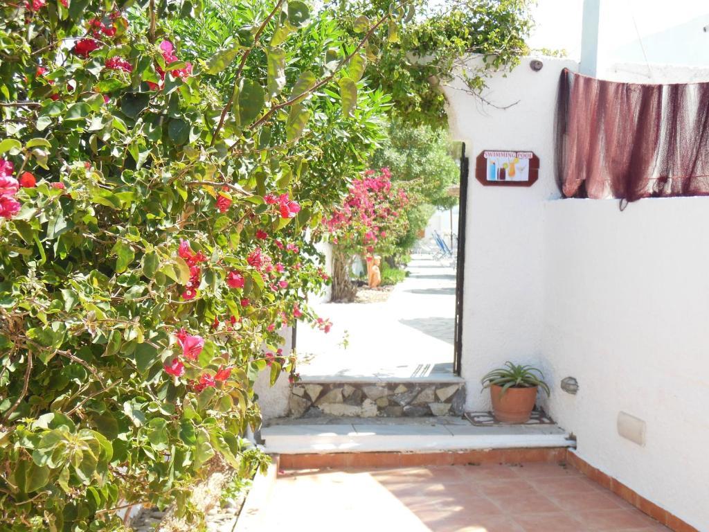 Santa Irini Hotel Perissa (Santorini) Exterior foto