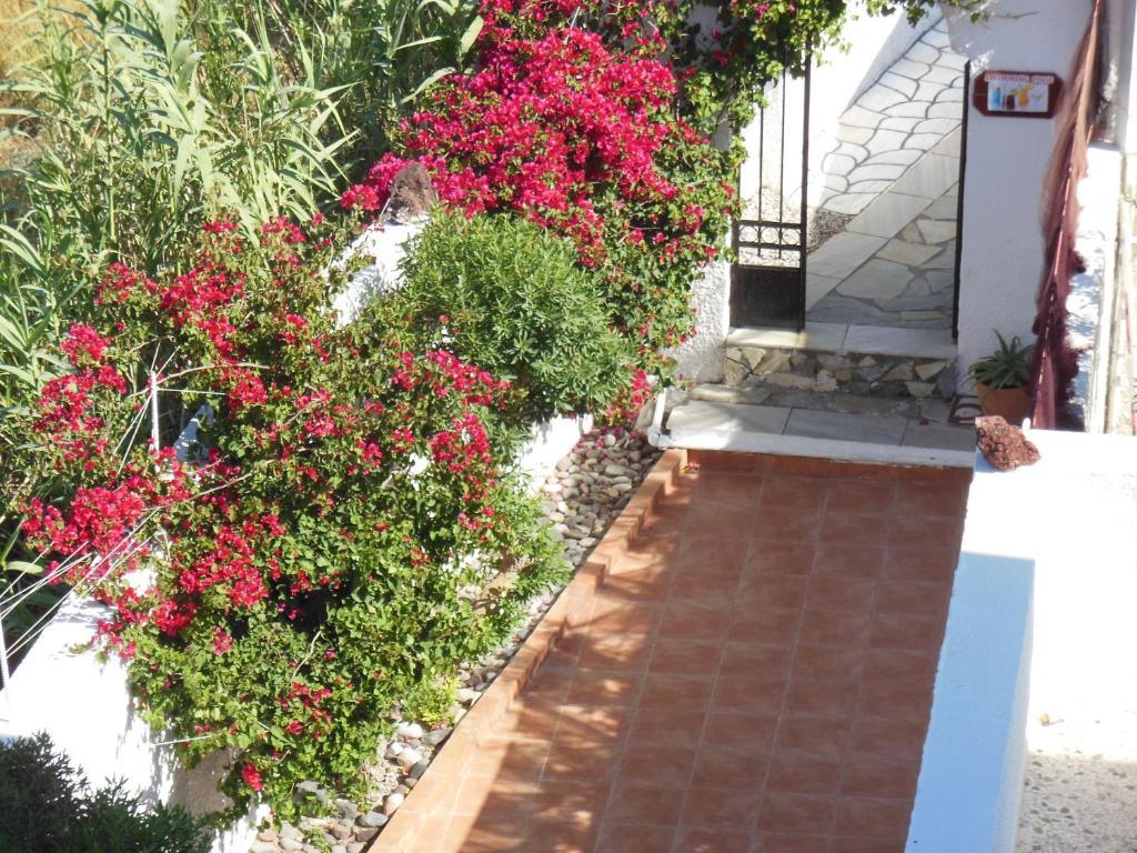 Santa Irini Hotel Perissa (Santorini) Exterior foto